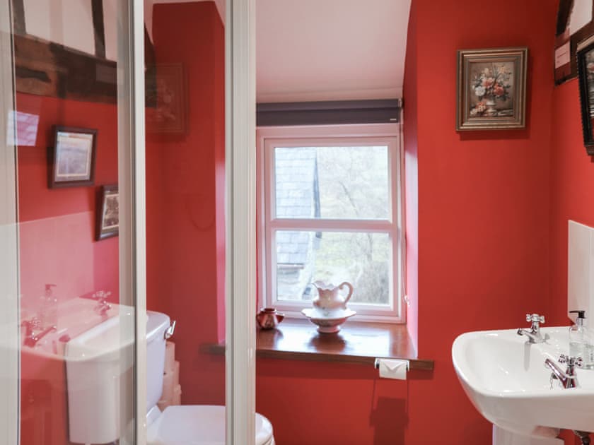 Bathroom | Cae Coryn, Bala