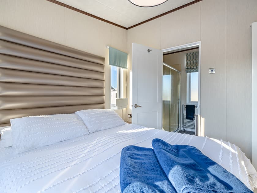 Double bedroom | The Lancaster - Rosewood Waters Retreat, Horncastle