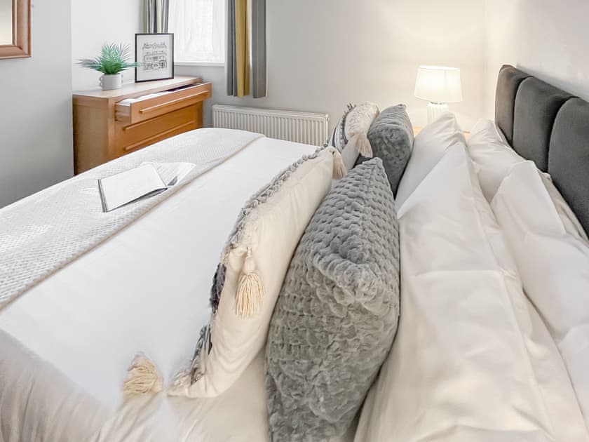 Double bedroom | Pier View Apartment 3 - Pier View, Skegness