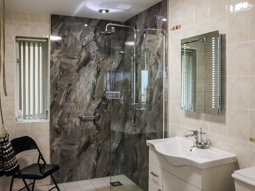 Bathroom | Berwyn - Bala Barns, Bala