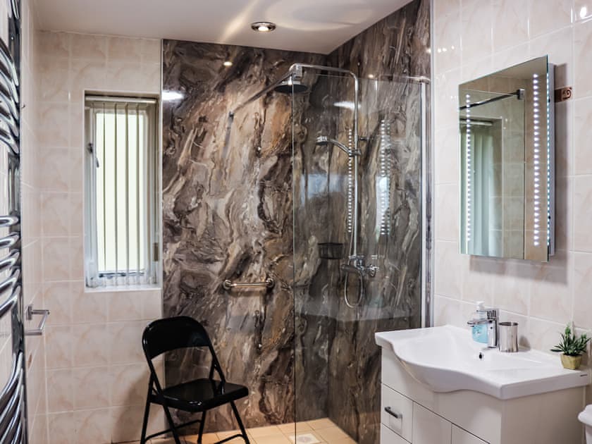 Bathroom | Arenig - Bala Barns, Bala