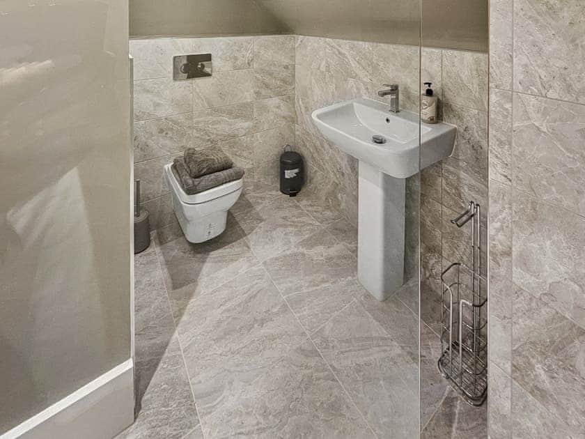 Shower room | The Gate House At Benhams, Burghfield Common, near Reading