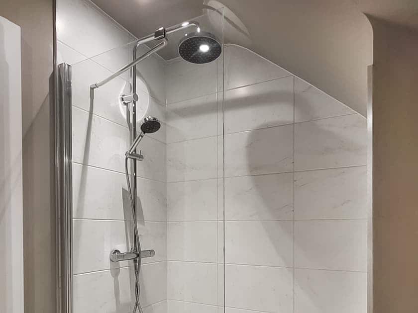 Shower room | The Gate House At Benhams, Burghfield Common, near Reading