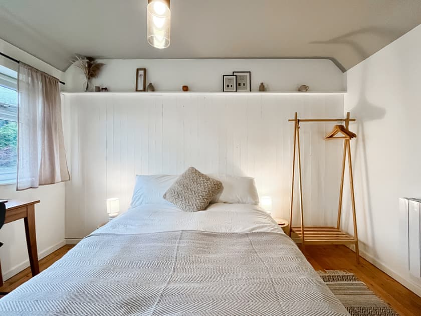 Double bedroom | Holly Tree Cottage, Nailsworth, near Stroud