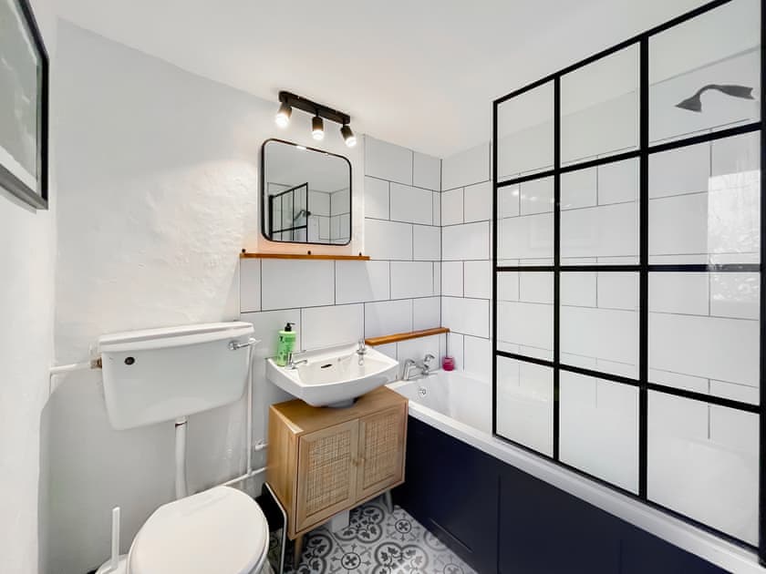 Bathroom | Holly Tree Cottage, Nailsworth, near Stroud