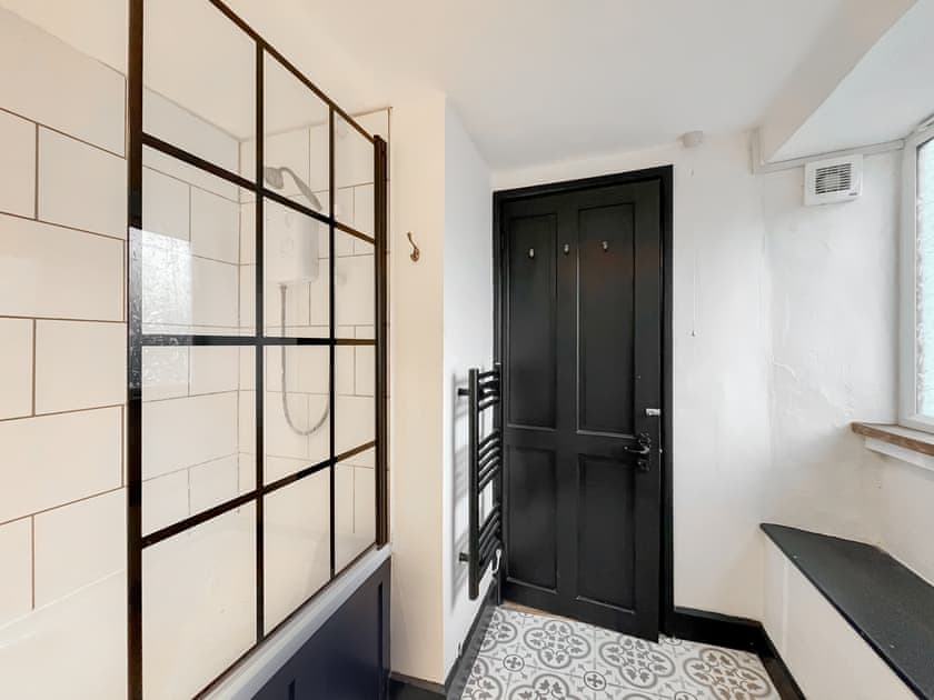 Bathroom | Holly Tree Cottage, Nailsworth, near Stroud