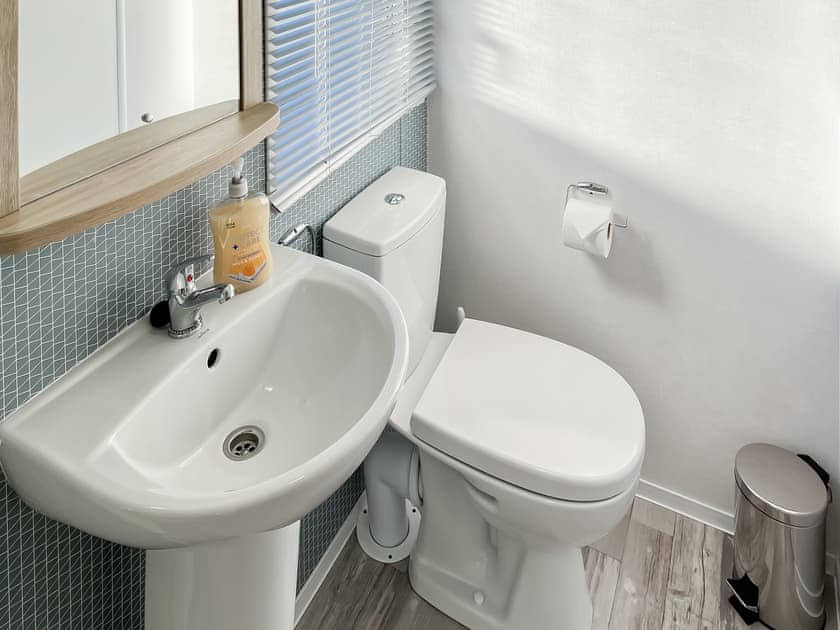 Bathroom | Meridan Birkham - Lido Leisure Park, Knaresborough, near Harrogate