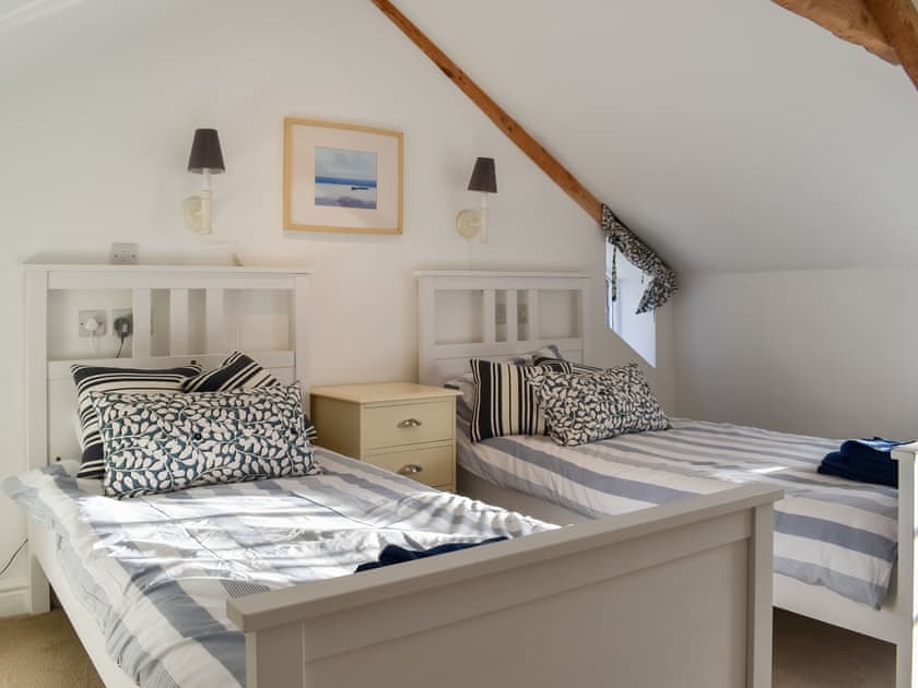 Twin bedroom | Stones Throw, Padstow