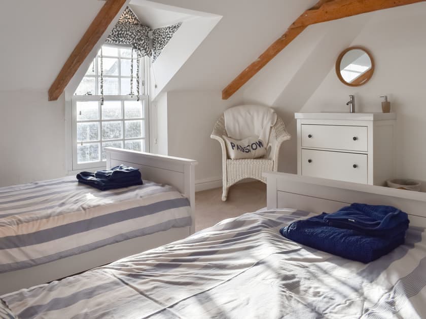 Twin bedroom | Stones Throw, Padstow