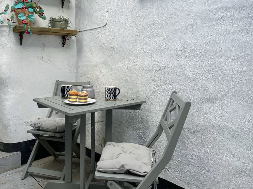 Sitting-out-area | Stones Throw, Padstow