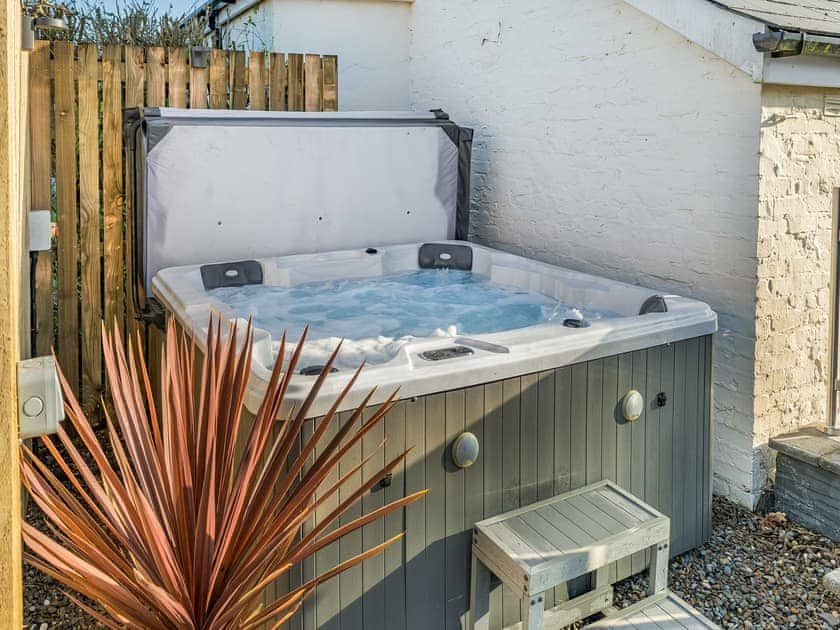 Hot tub | Tycornel, Boncath, near Preseli Hills