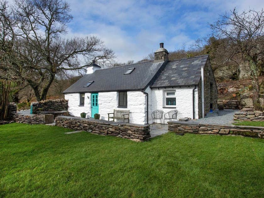 Exterior | Garth Yr Hebog, Porthmadog