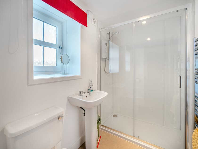 Bathroom | Balnamuir Farmhouse, Pitlochry