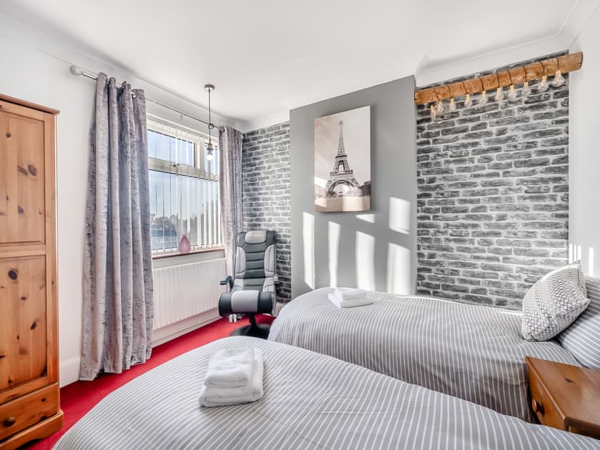Twin bedroom | Coastal Retreat, Lowestoft