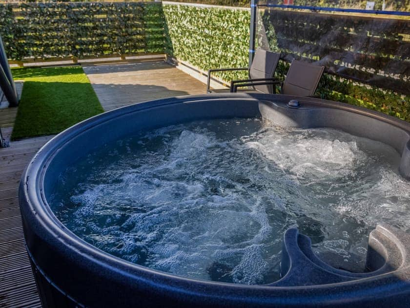 Hot tub | Whitewisp, Clackmannan