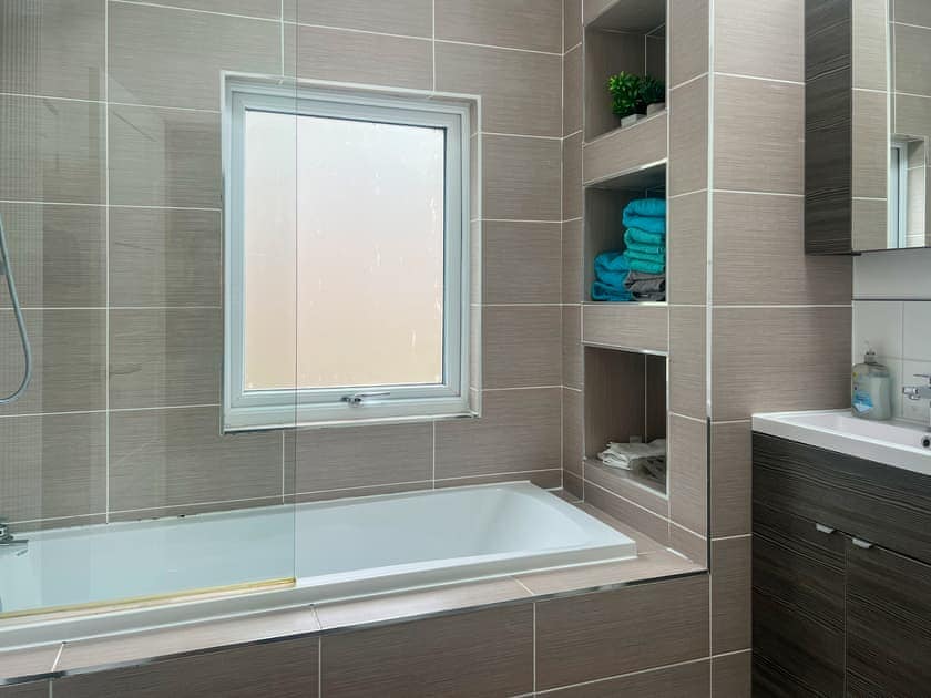 Bathroom | Hill View, ABERTILLERY