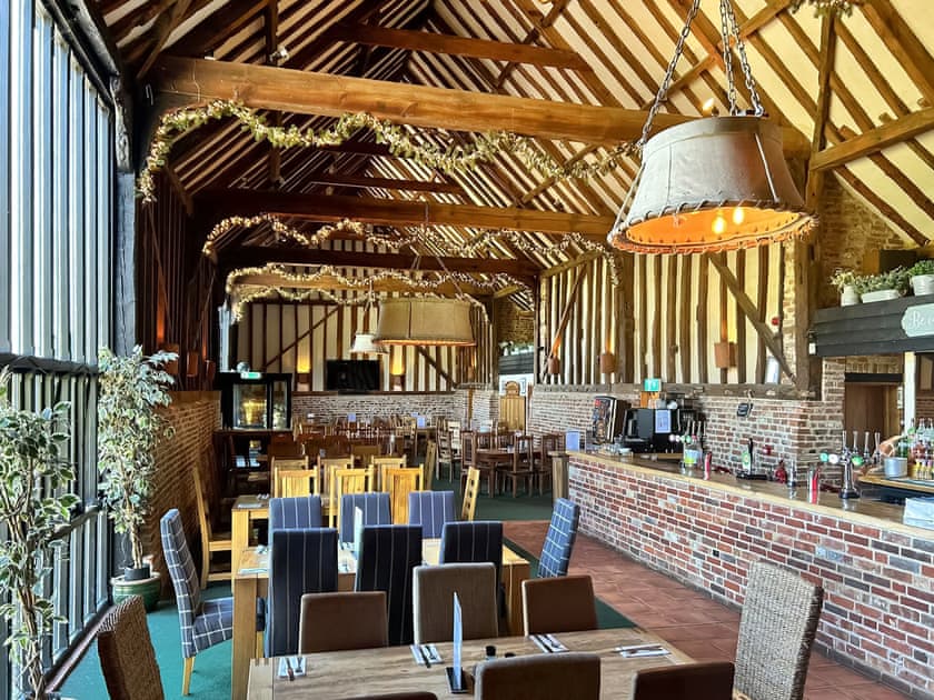 On site bar/restaurant  | Twin Oaks, Fritton, near Great Yarmouth