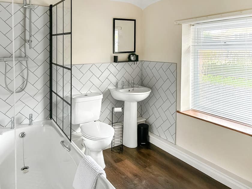 Bathroom | Tiddles Corner, Braunston