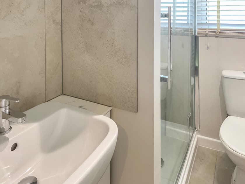 Shower room | Freshwater Chalet, Freshwater East