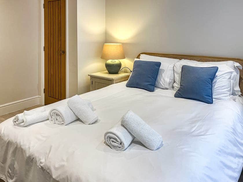 Double bedroom | St Elmo Court 7, Salcombe