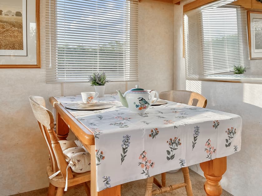 Dining Area | Goldfinch - Greenacres Farm, Colchester