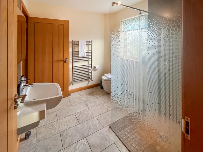 Bathroom | Quare Place, Southerness