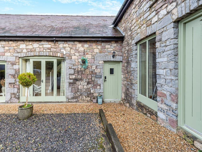 Exterior | Ramblers Retreat - Rhiwddu Barns, Llangadog