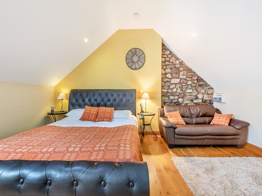 Double bedroom | Ramblers Retreat - Rhiwddu Barns, Llangadog