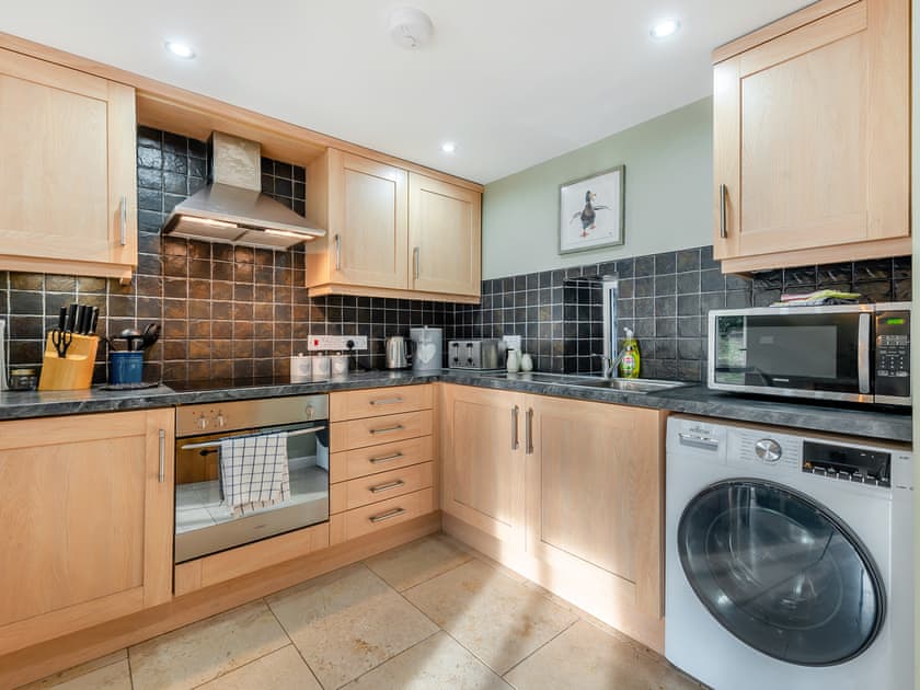 Kitchen | Adventurers Abode - Rhiwddu Barns, Llangadog , Carmarthenshire