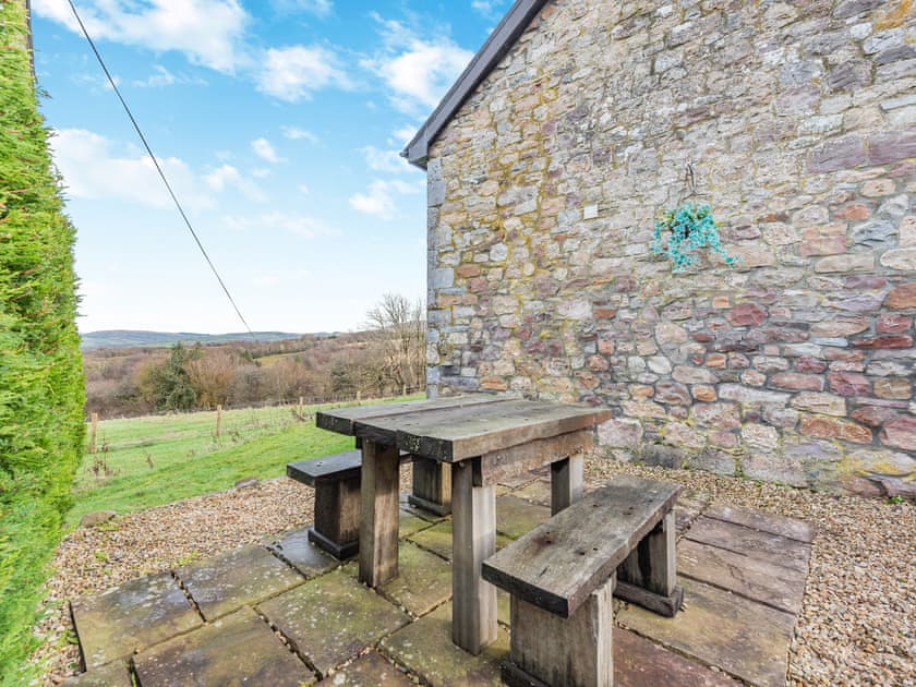 Sitting-out-area | Adventurers Abode - Rhiwddu Barns, Llangadog , Carmarthenshire