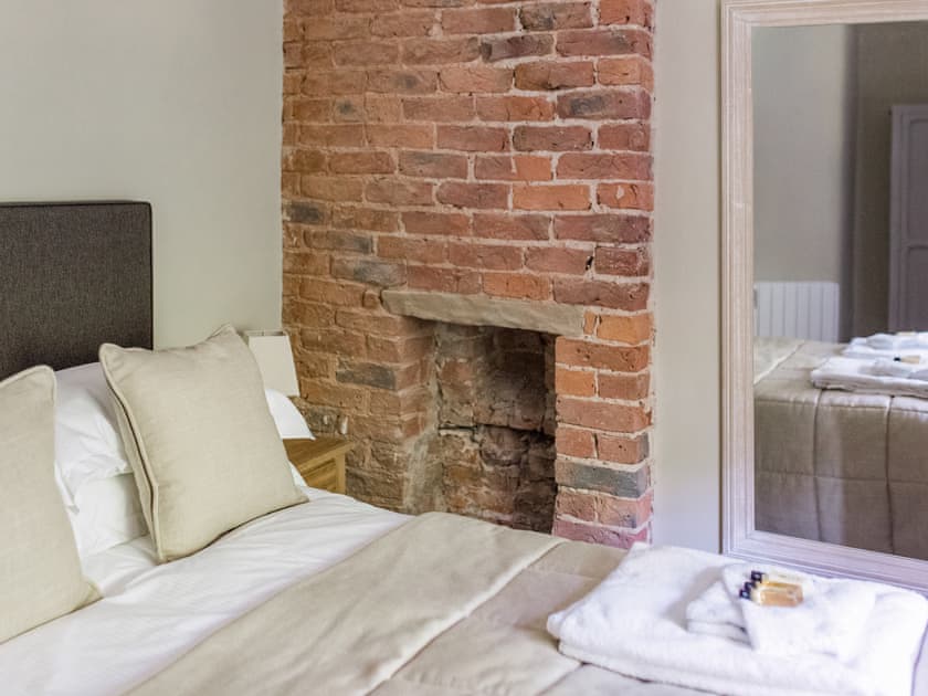 Double bedroom | Gardeners Cottage, Saltmarshe, near Goole