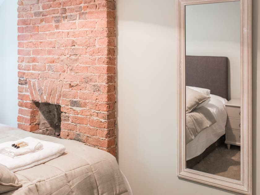 Double bedroom | Gardeners Cottage, Saltmarshe, near Goole