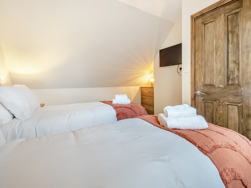Twin bedroom | Butcher’s Hook Cottage, Loftus, near Staithes
