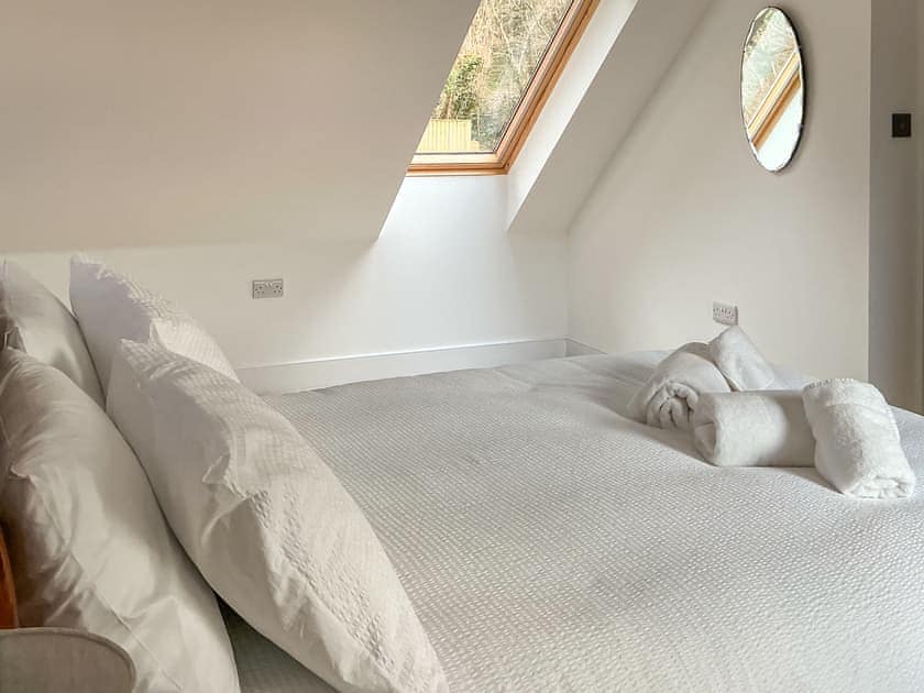 Double bedroom | Walnut Cottage Barn, Clevedon