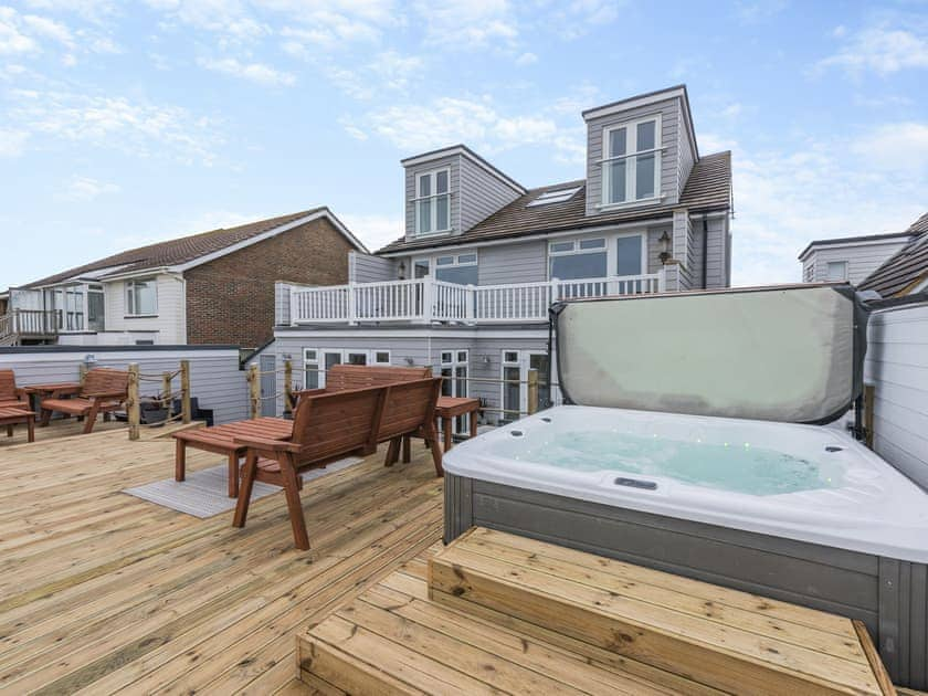 Hot tub | Sea Song, Middleton-on-Sea