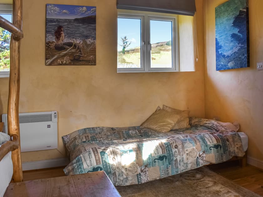 Triple bedroom | The Enchanted Wilderness  - Driftwood Cottage - The Enchanted Wilderness, Bere Alston