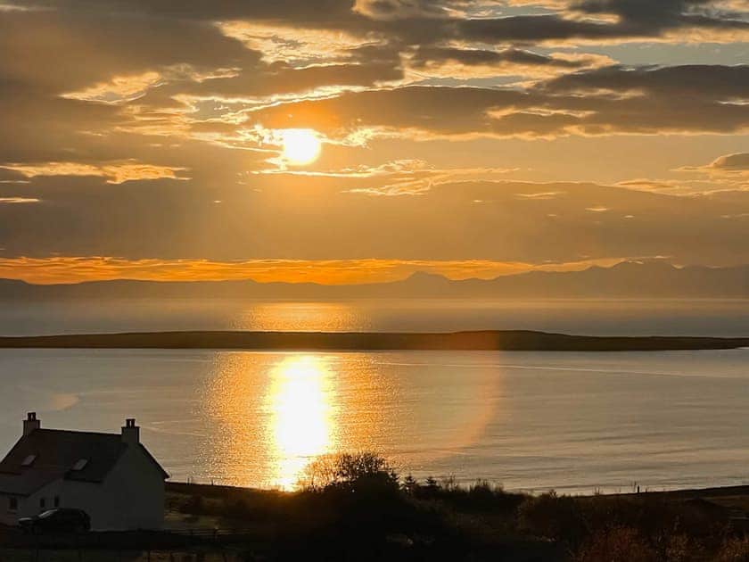 Surrounding area | Quiraing - Brogaig Cottages, Brogaig, near Staffin