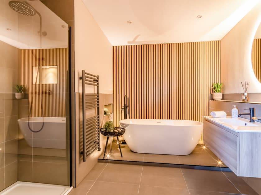 Bathroom | The Hideaway - Rachel’s Farm, Buchlyvie