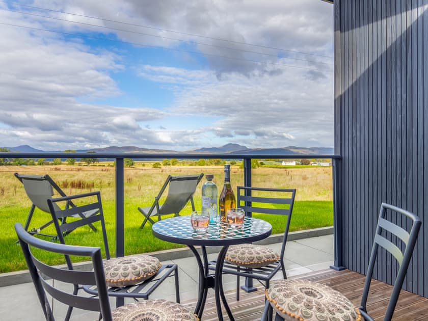 Sitting-out-area | The Hideaway - Rachel’s Farm, Buchlyvie