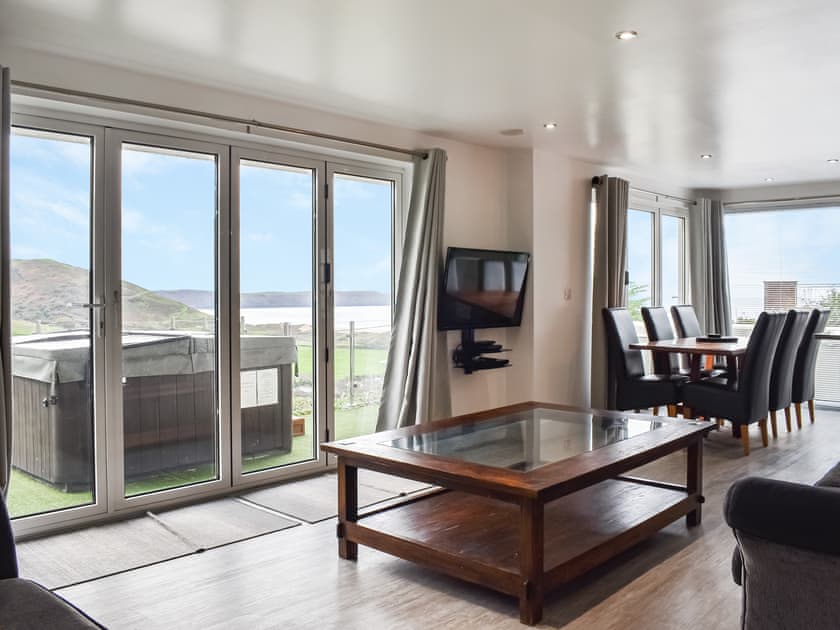 Open plan living space | Oceans Away - Seasons Apartments, Woolacombe