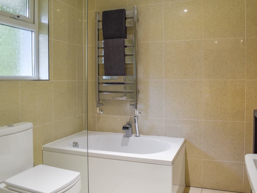 Bathroom | Sea The Sea - Seasons Apartments, Woolacombe