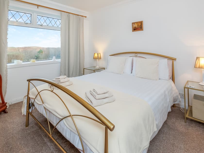 Kingsize bedroom  | Hebridean Country House, Laxay, near Stornoway