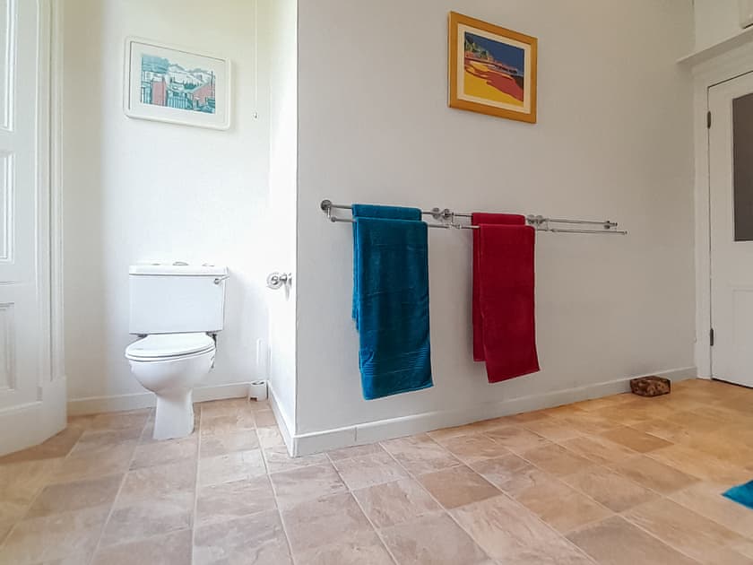 Bathroom | Tibberton Court - Tibberton Court Apartment - Tiberton Court, Tiberton