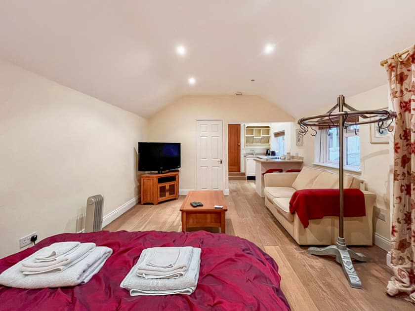 Open plan living space | Tibbiwell Lodge, Painswick