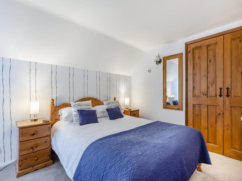 Double bedroom | Woodpecker Barn, Ipplepen