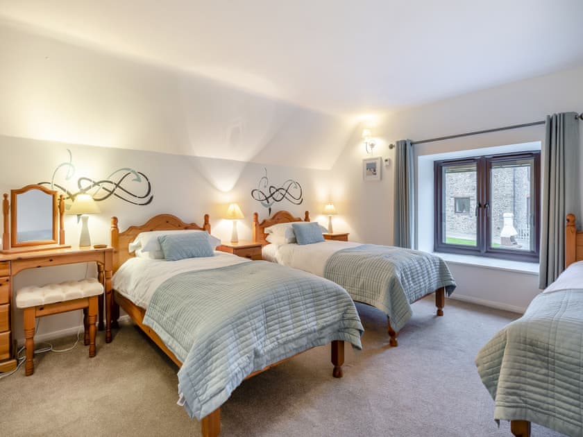 Twin bedroom | Woodpecker Barn, Ipplepen
