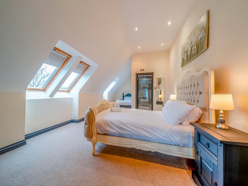 Elegant bedroom with zip and link king-size bed with en-suite | 8 Military Drive - Military Drive, Portpatrick, near Stranraer