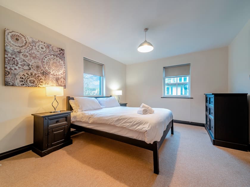 Tranquil bedroom with zip and link king-size bed with en-suite | 8 Military Drive - Military Drive, Portpatrick, near Stranraer