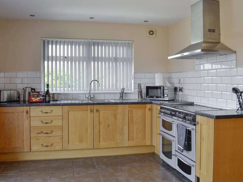 Well equipped kitchen |  7 Military Drive - Military Drive, Portpatrick, near Stranraer