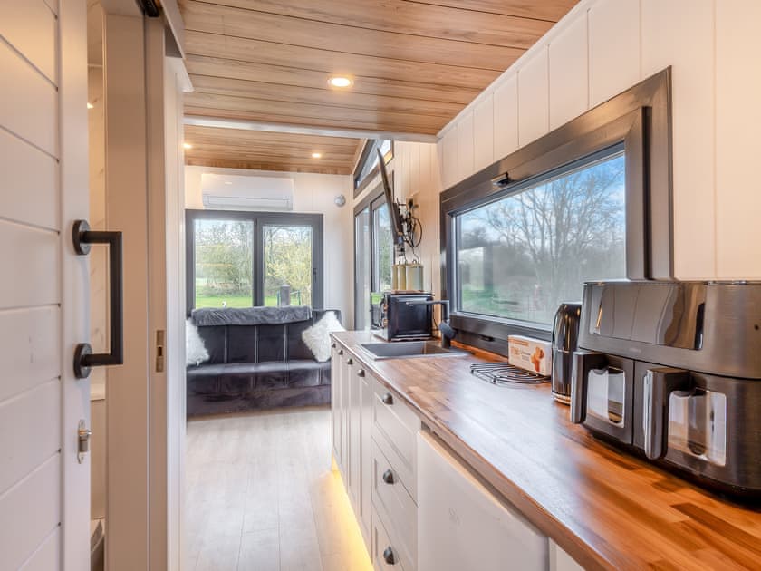 Kitchen |  Meadow Lodge - Ailby Retreats, Ailby